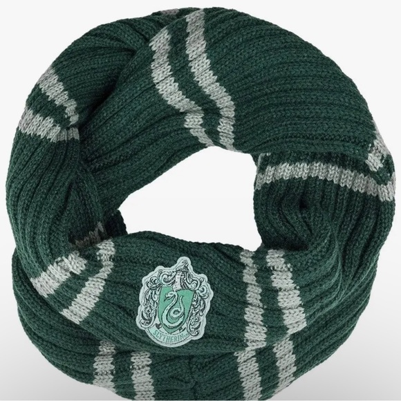 Official Harry Potter Infinity Scarf Slytherin Ultra Soft CINEREPLICAS Unisex - Picture 3 of 5